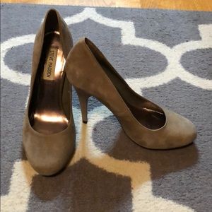 Steve Madden taupe suede-like heels